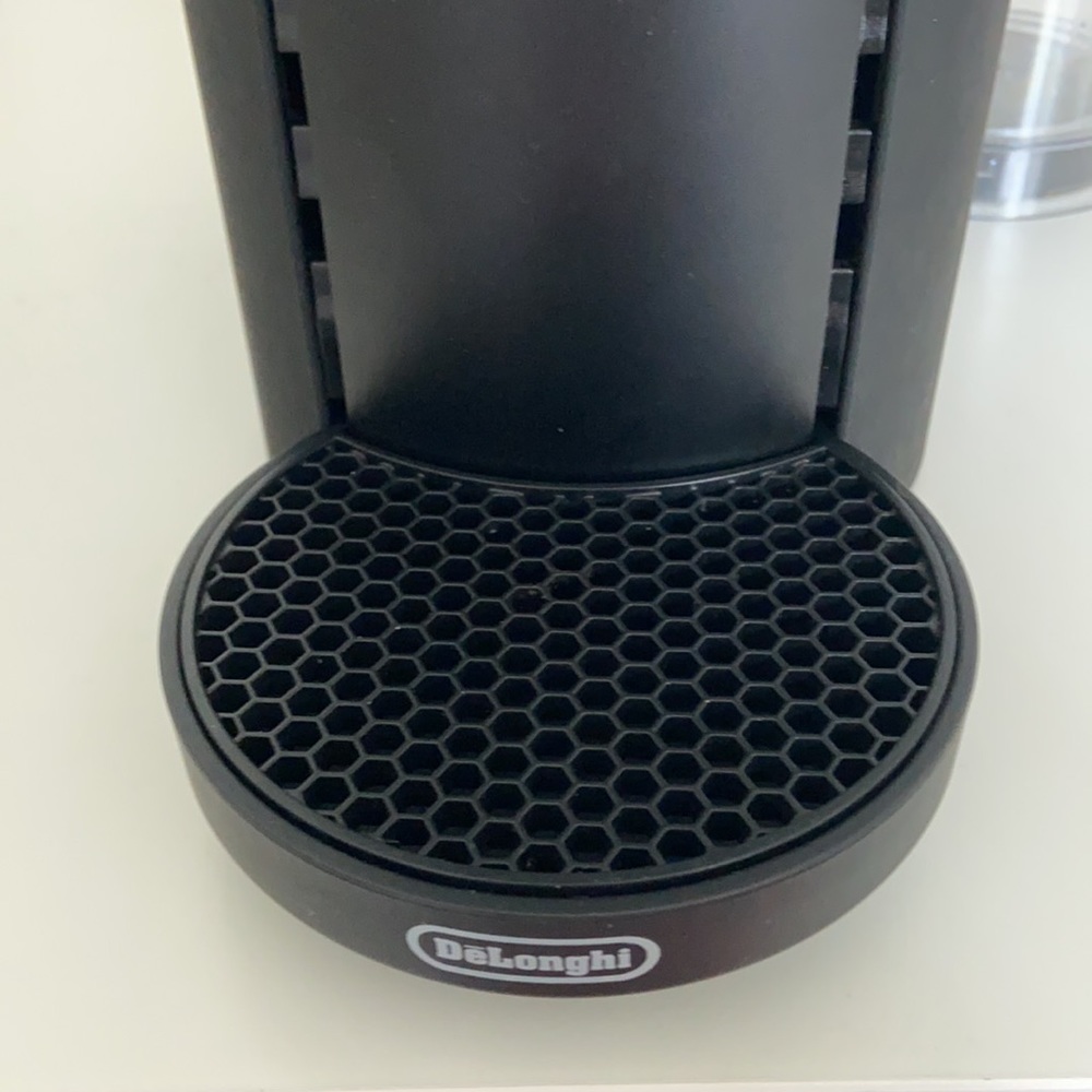 NESPRESSO by DELONGHI Vertuo coffee machine - Picture 7 of 10